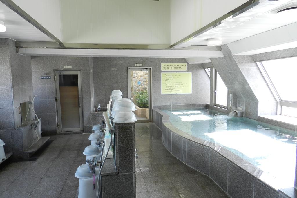 Hotel Check In Matsuyama à Matsuyama  Extérieur photo