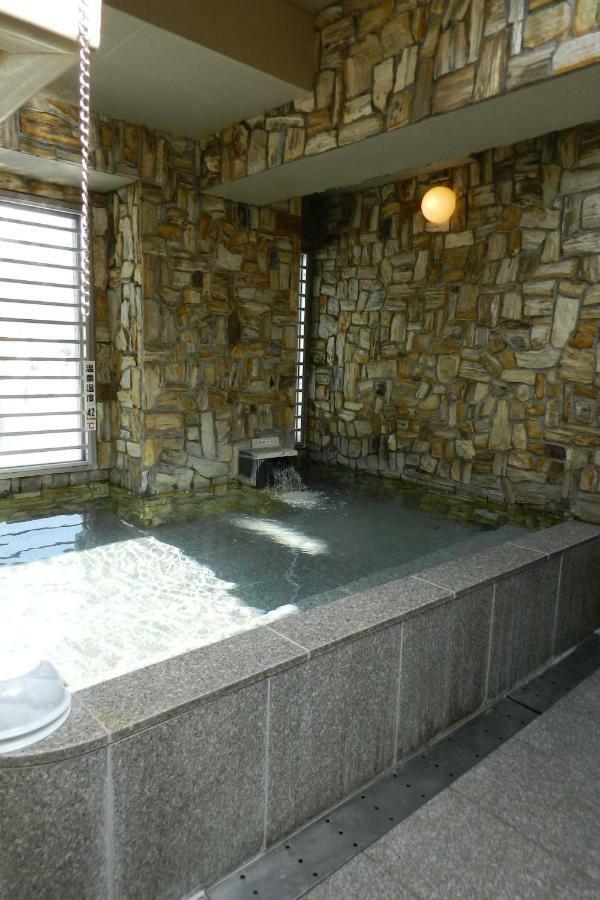 Hotel Check In Matsuyama à Matsuyama  Extérieur photo